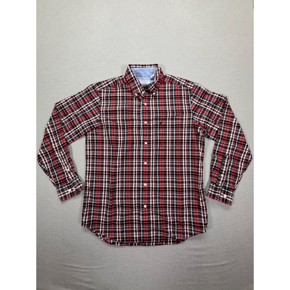Nautica Button Down Shirt Mens M Good Red Plaid Classic Fit Wrinkle‎ Resistant